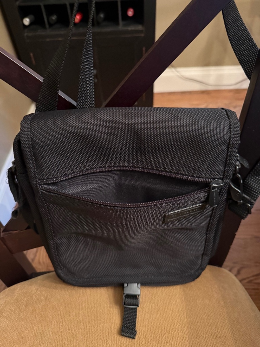 NWOT Briggs & Riley Ballistic Canvas Travel Crossbody Multipocket Bag 11" x 10"